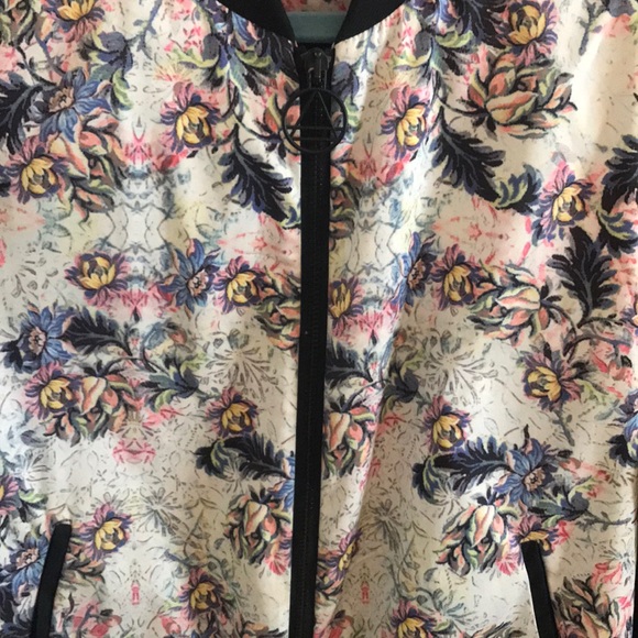 Bomber jacket - Picture 2 of 3